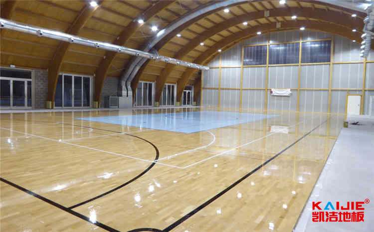 楓木羽毛球館木地板廠家報(bào)價(jià)表（河北羽毛球館運(yùn)動(dòng)木地板廠家定制）-凱潔地板