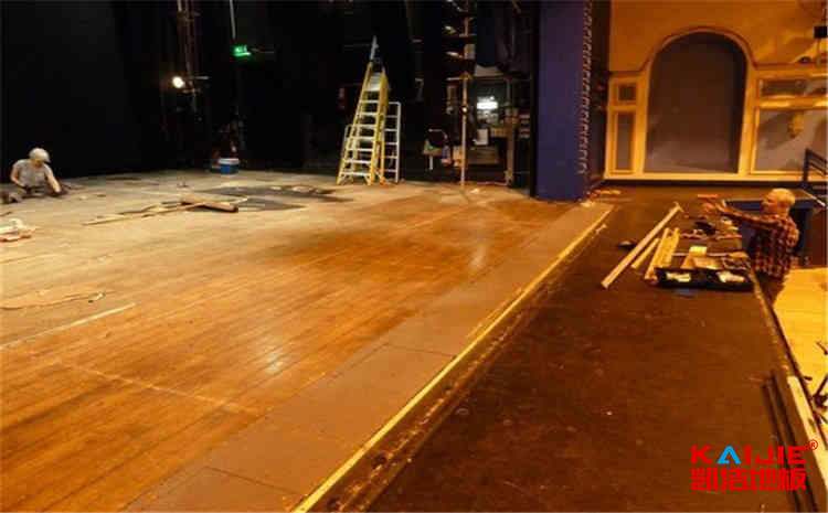 指接板籃球場實木地板多少錢一平米？