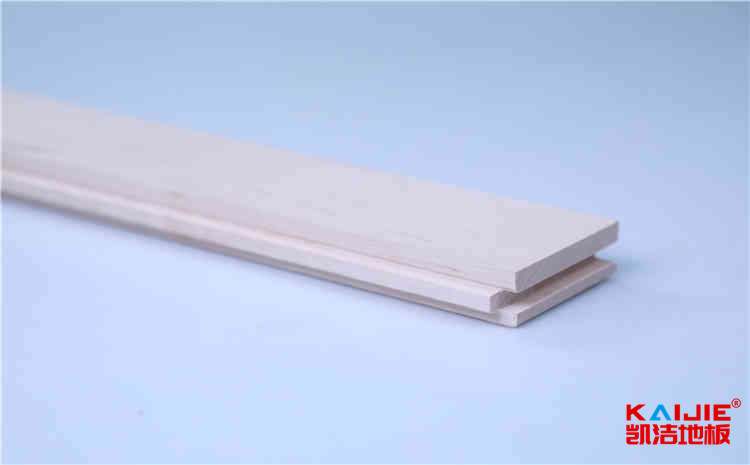 南寧運(yùn)動(dòng)場雙層龍骨實(shí)木地板——?jiǎng)P潔地板