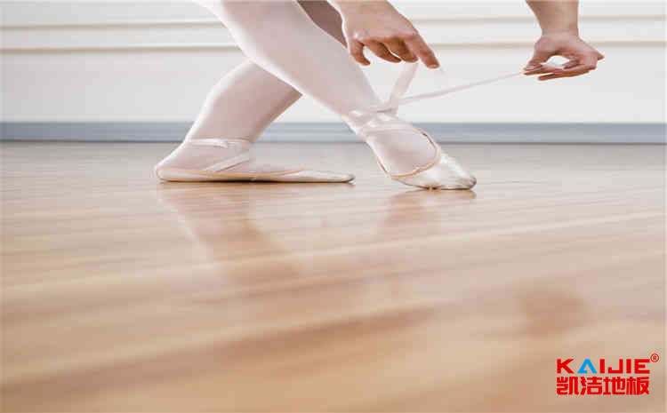 實(shí)木運(yùn)動(dòng)地板日常保養(yǎng)常識(shí)——籃球木地板品牌