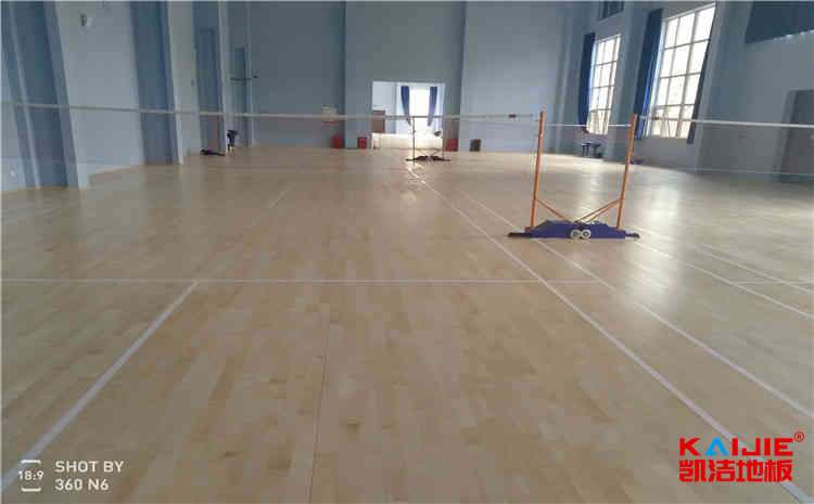 學校籃球運動地板怎么維修？-凱潔地板