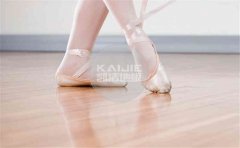 2021年國內(nèi)籃球館專用木地板價格行情-凱潔地板