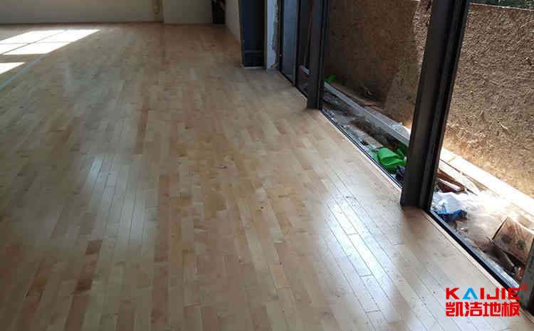 內(nèi)蒙古籃球木地板需要多少錢——運(yùn)動(dòng)木地板