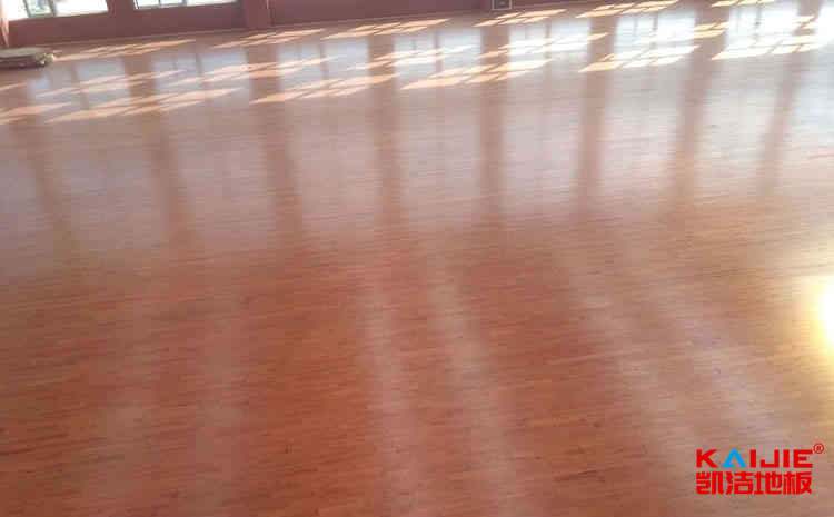 訓(xùn)練館籃球場(chǎng)地板哪個(gè)公司好