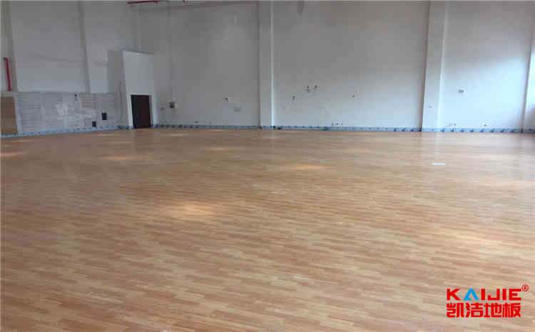 專用體育館木地板對耐磨系數(shù)有什么要求——凱潔地板