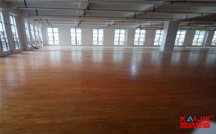 22厚籃球館木地板施工技術(shù)方案