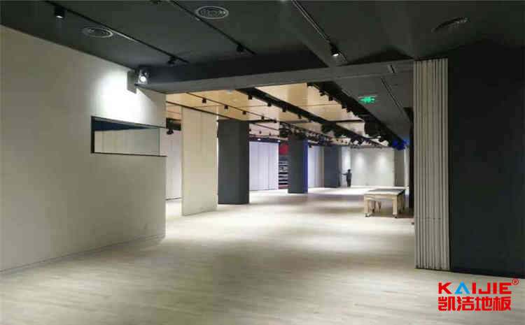 楓木籃球場(chǎng)地板廠家有哪些