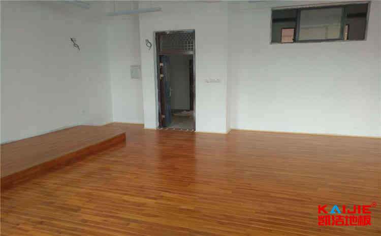 壁球場(chǎng)實(shí)木運(yùn)動(dòng)地板品牌——壁球木地板價(jià)格