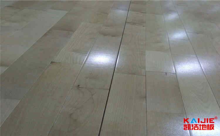 學(xué)?；@球場(chǎng)木地板生產(chǎn)廠家